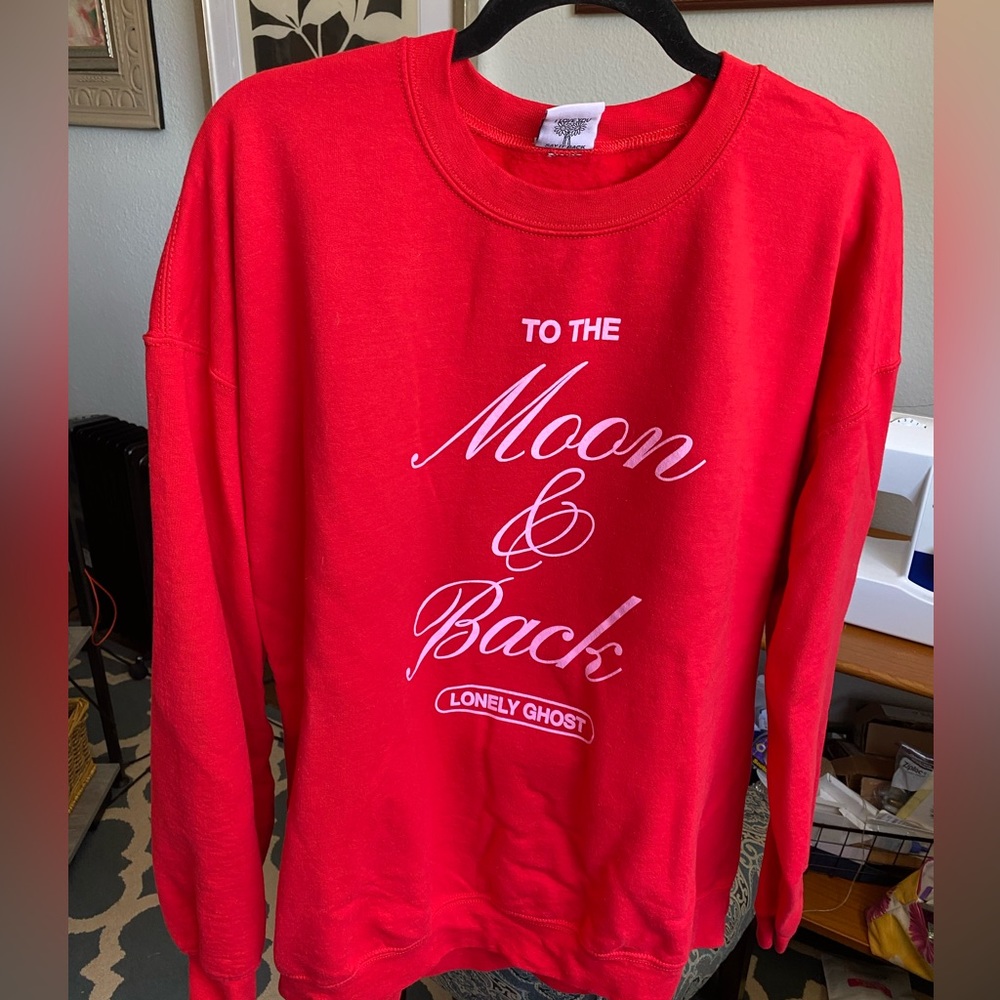 Lonely Ghost To the moon and back crewneck.